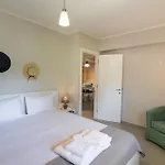Irida Apartman *